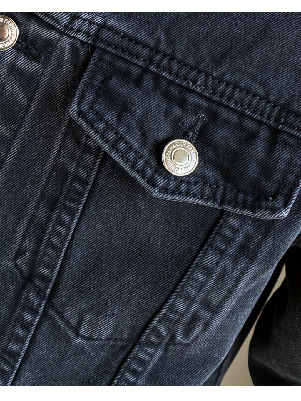 🧥 Men's Vintage Black Denim Jacket