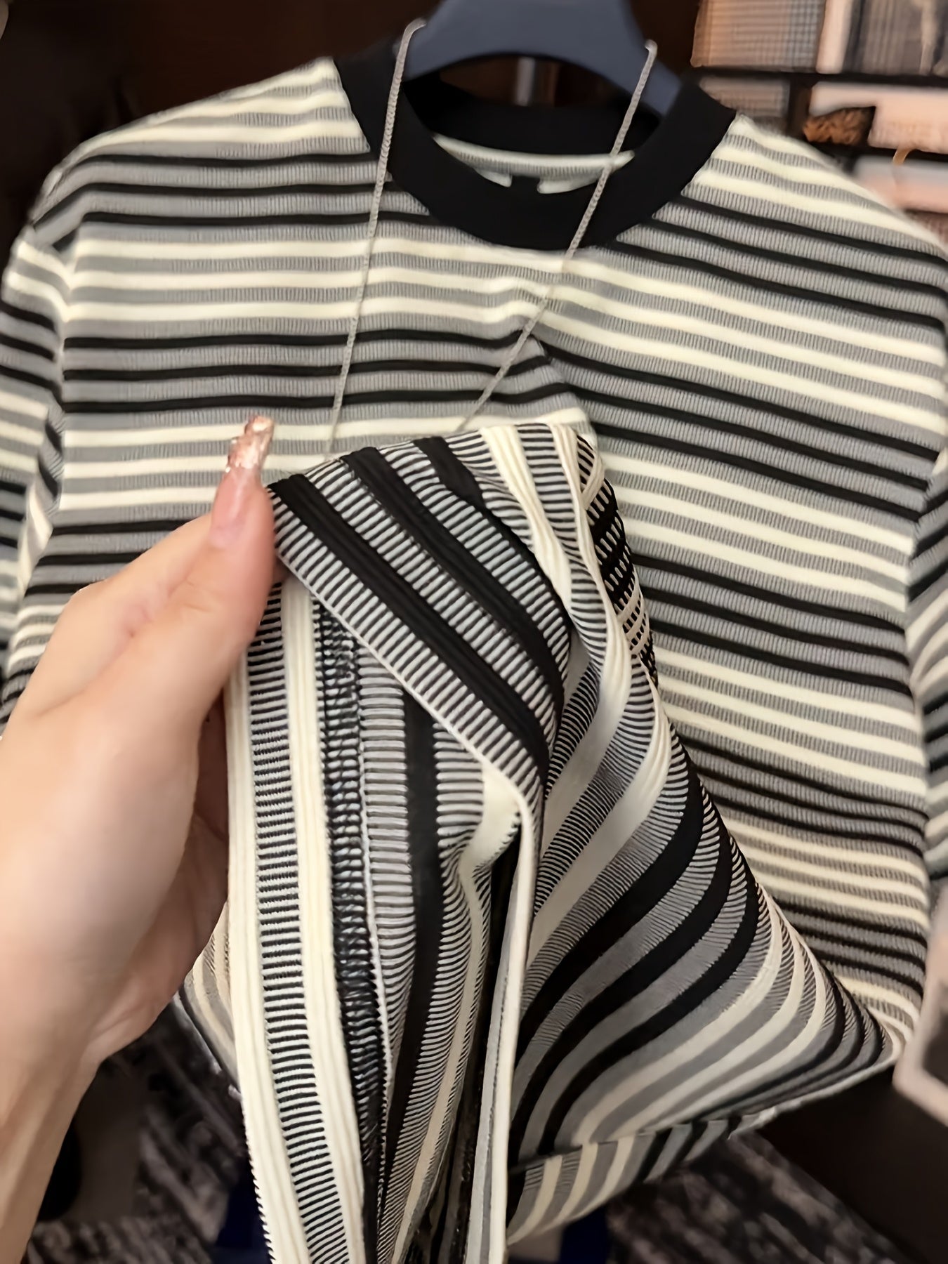 🖤 Black & White Striped Ribbed T-Shirt